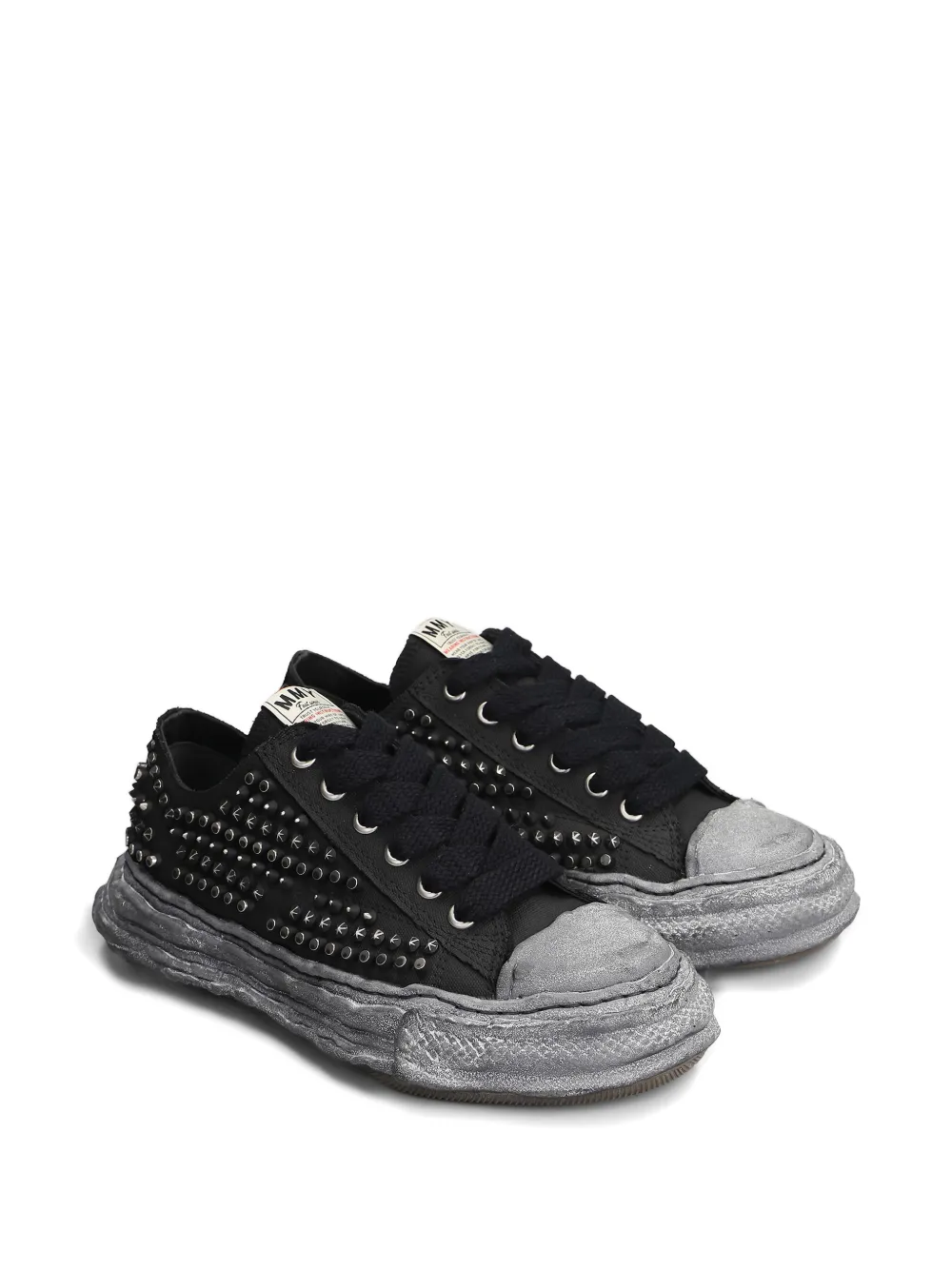Maison MIHARA YASUHIRO Peterson 23 low-top sneakers met studs Zwart