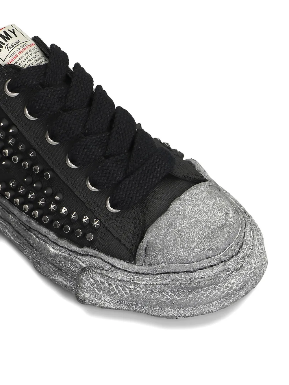 Maison MIHARA YASUHIRO Peterson 23 low-top sneakers met studs Zwart