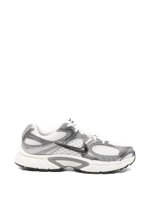 Nike V5 RNR logo sneakers