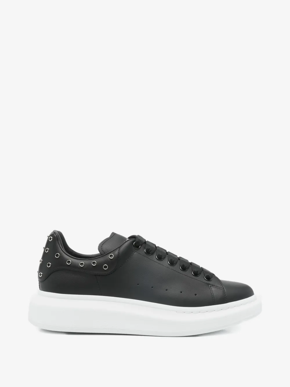 Alexander McQueen オーバーサイズ アイレット スニーカー | ブラック | Image 1