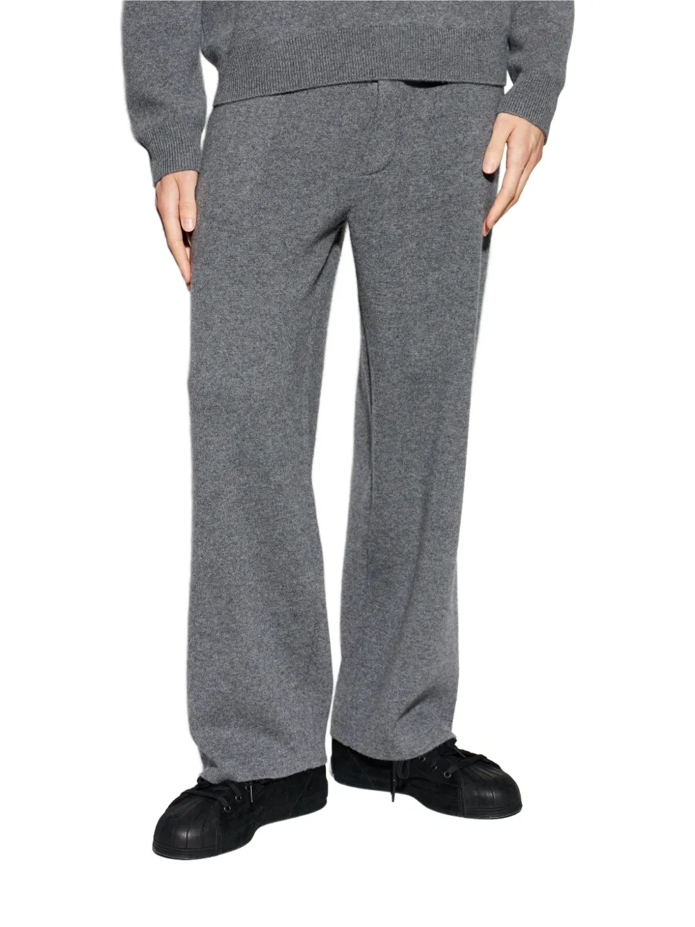 Lisa Yang Broek met zak Grijs