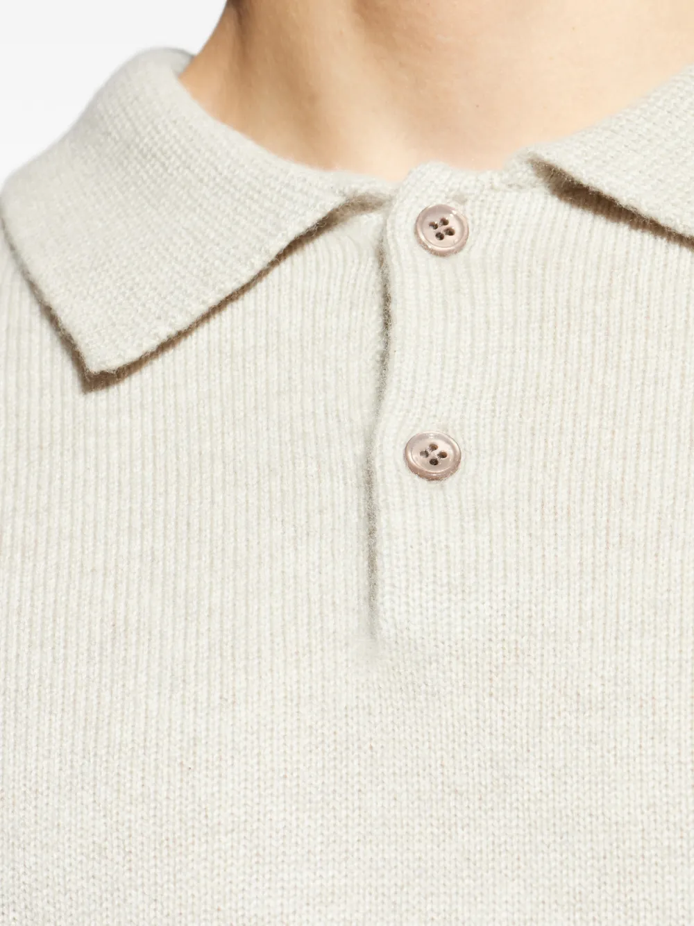 Lisa Yang Poloshirt met knopen Beige