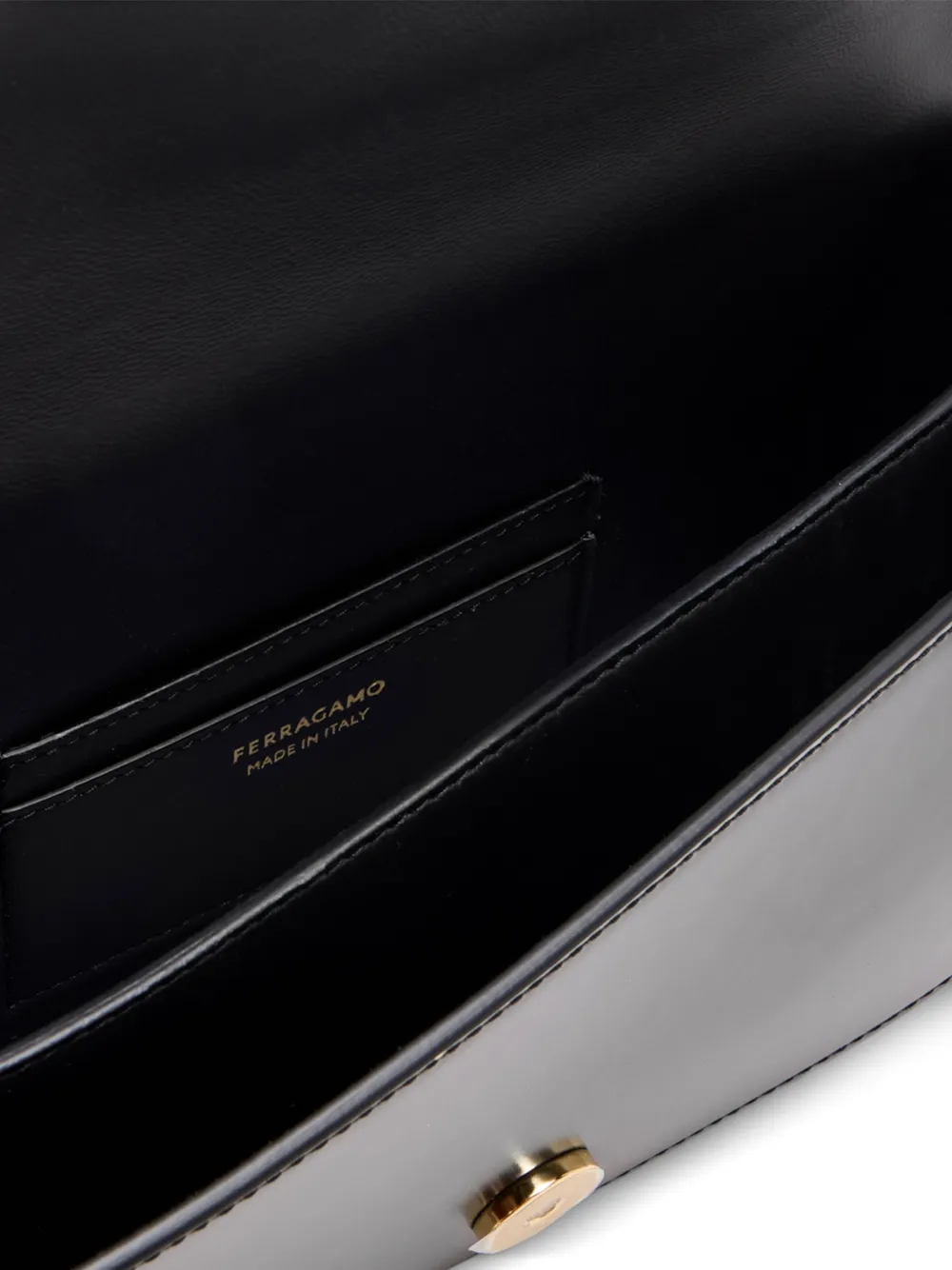 Ferragamo Schoudertas met goudkleurig logo Zwart