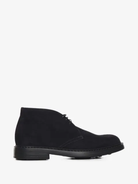 Doucal's lace-up fastening boots