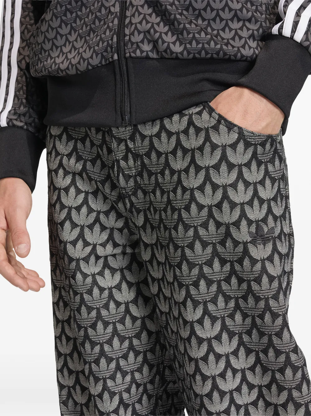 adidas Pet met monogram Zwart