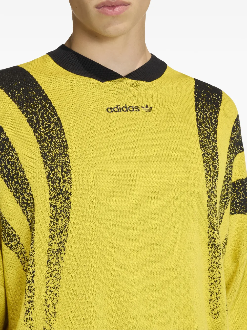 adidas Santiago gestreepte trui met ronde hals Geel