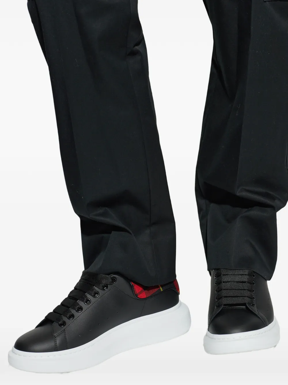 Alexander McQueen Sneakers met ronde neus Zwart