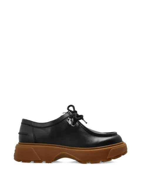 Alexander McQueen tenis con agujetas