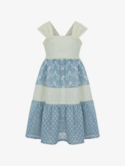 Lapin House vestido con bordado floral