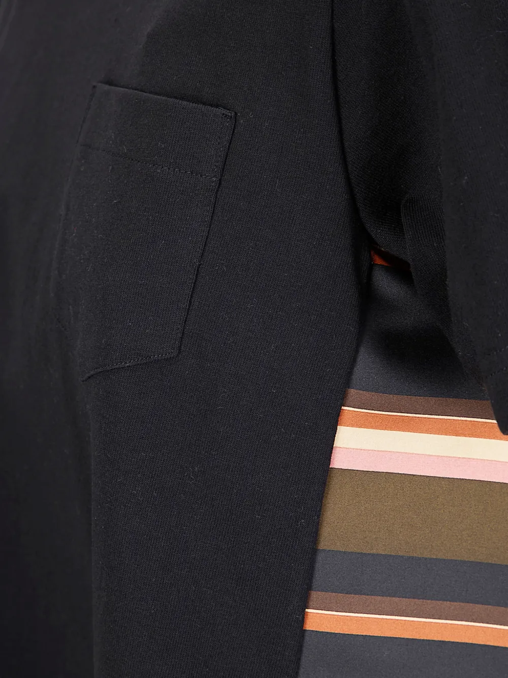 sacai Gestreept T-shirt met zak Zwart