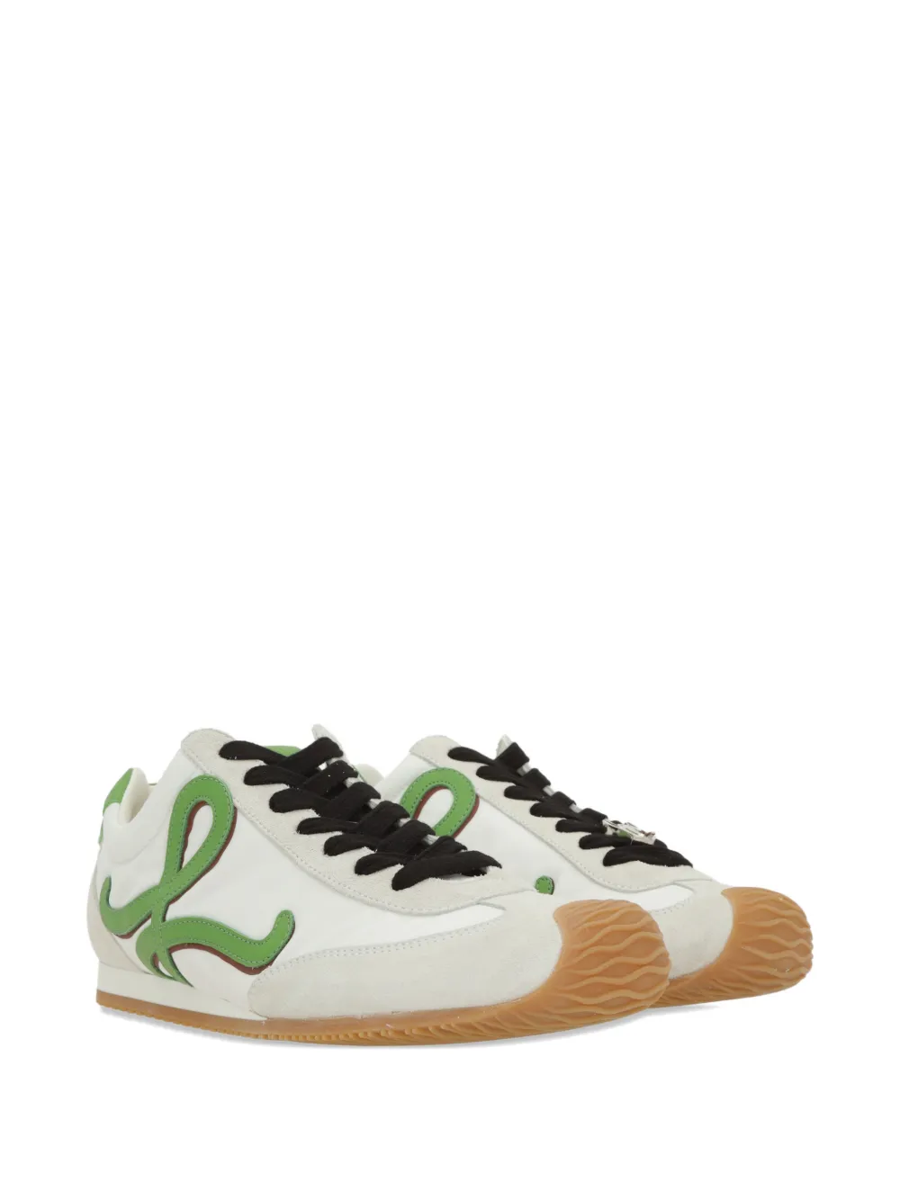 LOEWE Asymmetrische sneakers met emaille bedel Wit
