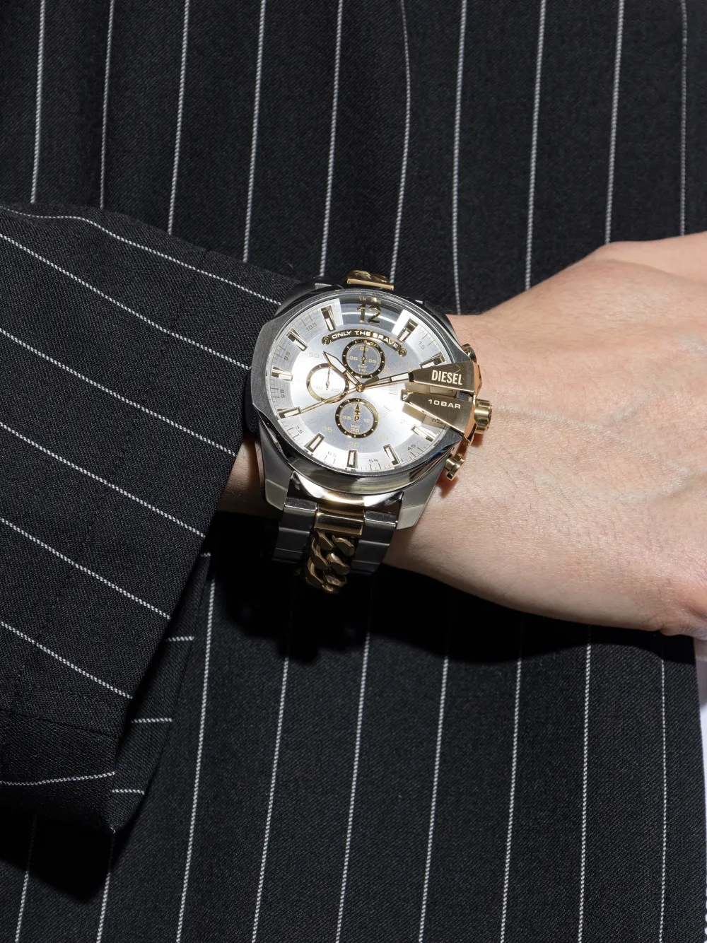  Diesel Mega Chief 48mm Watch - Silver 