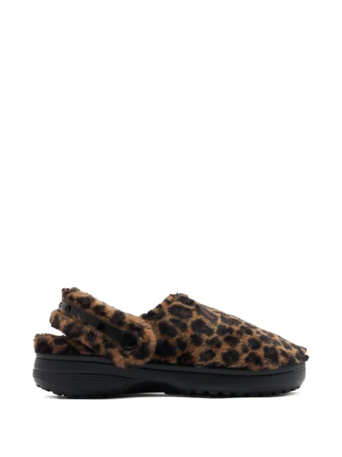 Crocs Slipper mit Leopardenmuster