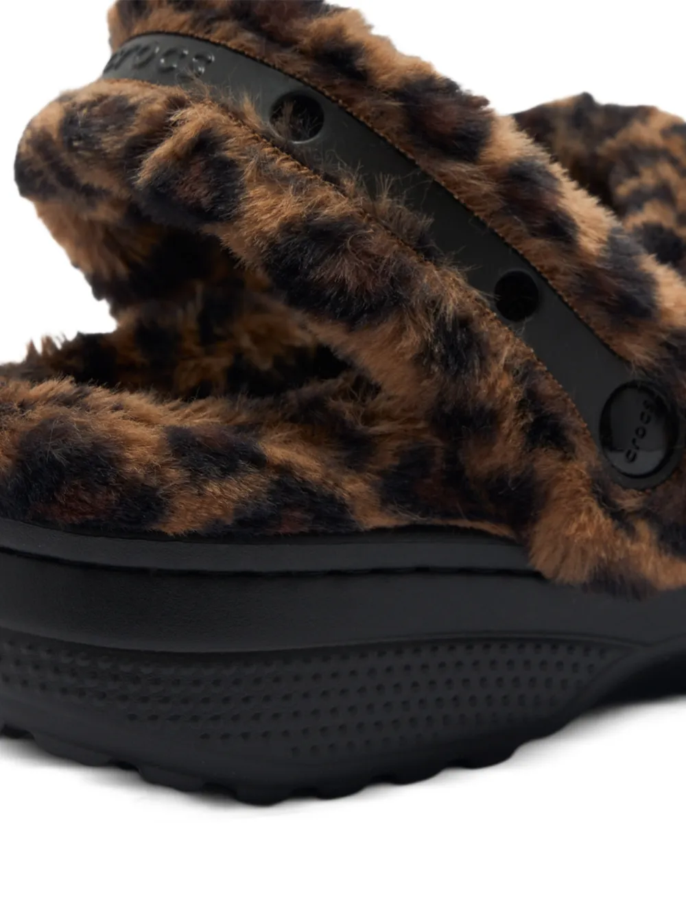 Crocs Donzige slippers met luipaardprint Bruin