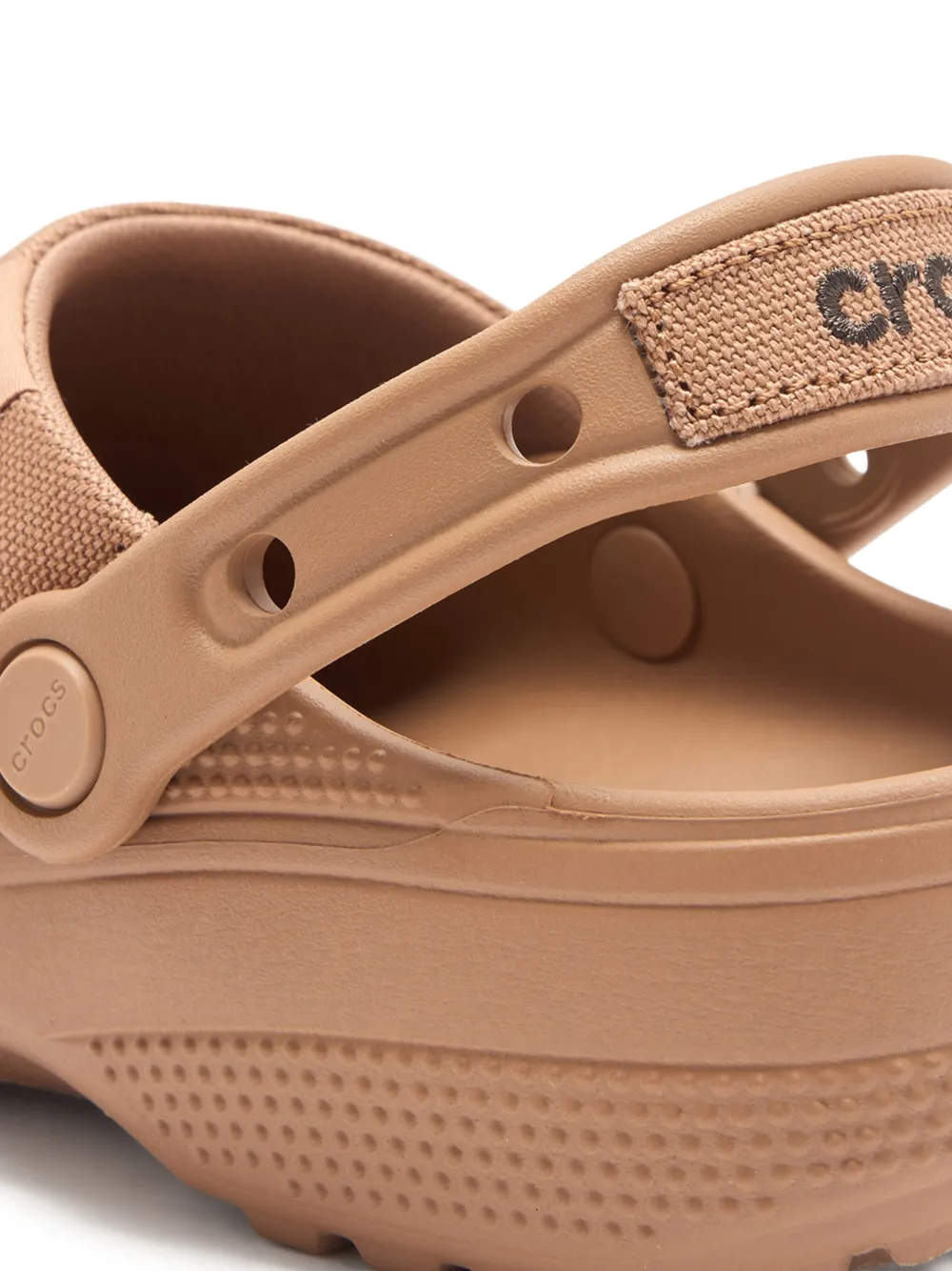 Crocs Slippers met bandje met reliëf Beige