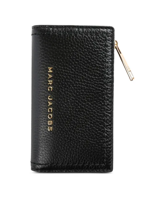 Marc Jacobs tarjetero con detalle del logo