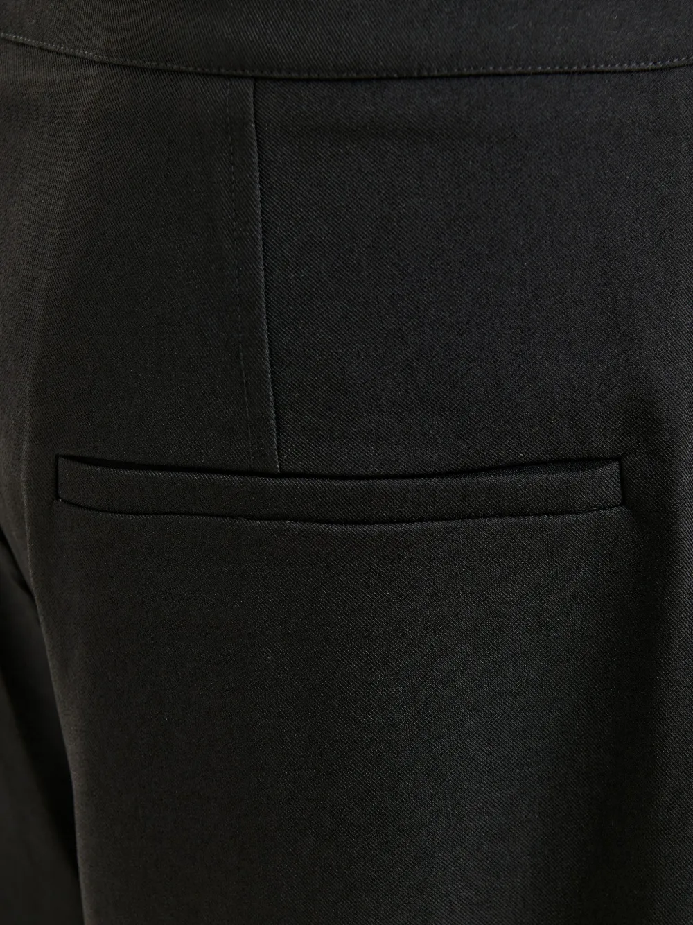 Barrel-Leg Pleated Trousers