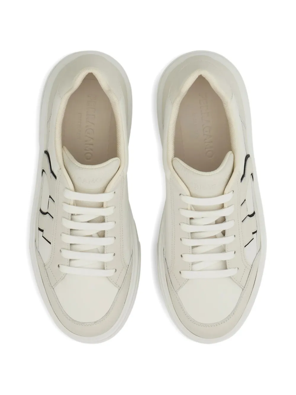 Ferragamo Gancini leren en suède sneakers Wit