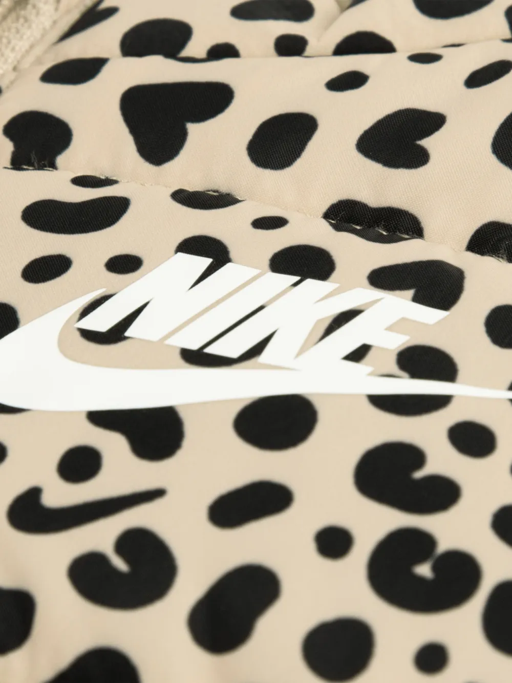 Nike Kids T-shirt en shorts met logoprint Zwart
