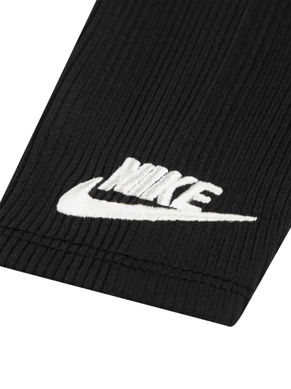 Nike Kids T-shirt en shorts met logoprint Zwart