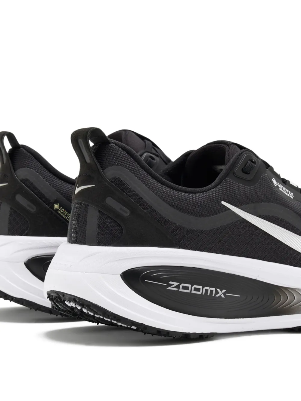 Nike Vomero 18 Gore-Tex スニーカー | ブラック | FARFETCH JP