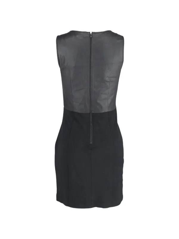 theory corset dress A corset bodice built from four structured panels, a skirt full of gathered pleats, and a train that earns its length. The pearl color keeps it modern without losing any of the