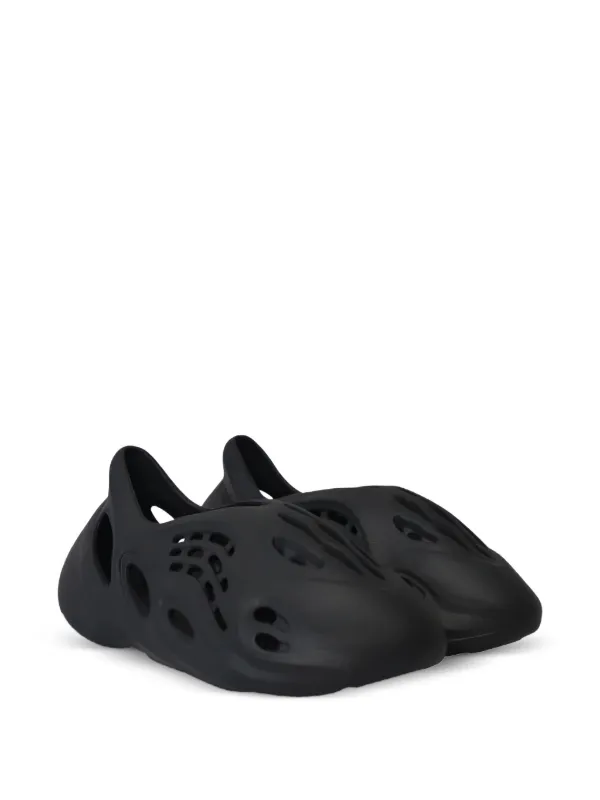 Adidas Yeezy Foam RNR Runner | Black | FARFETCH