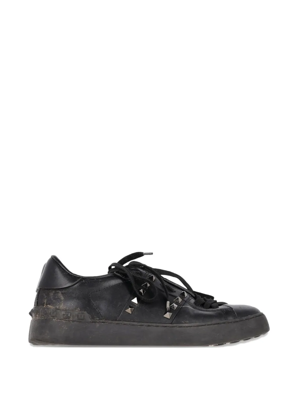 Valentino Garavani Pre-Owned Rockstud lace-up leather sneakers - Nero