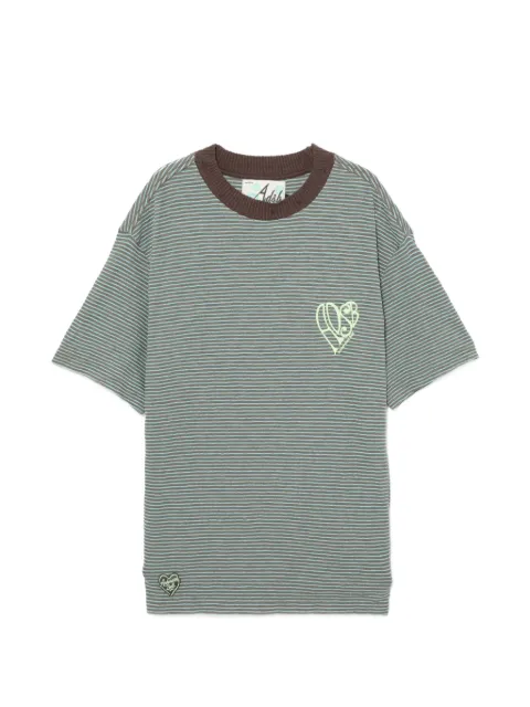 Andersson Bell playera con motivo de rayas y logo de corazón
