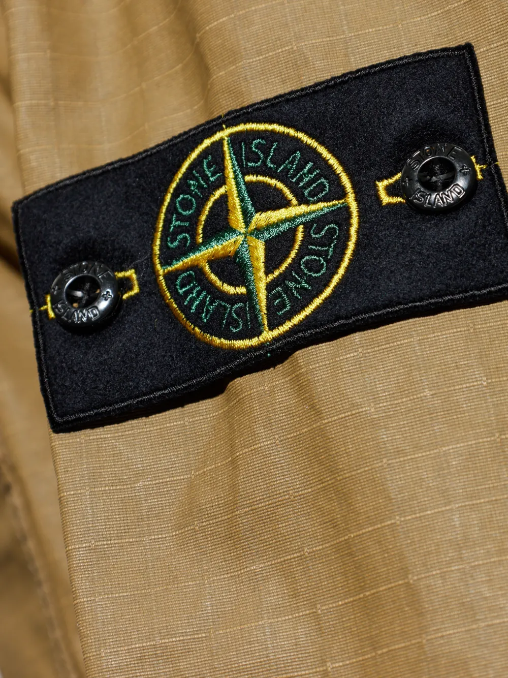 Stone Island Shirtjack met zak met knopen Groen