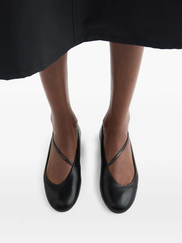 JIL SANDER ブラックレザー フラットシューズ　35 Jil Sander レザーフラットシューズ | ブラック | FARFETCH JP