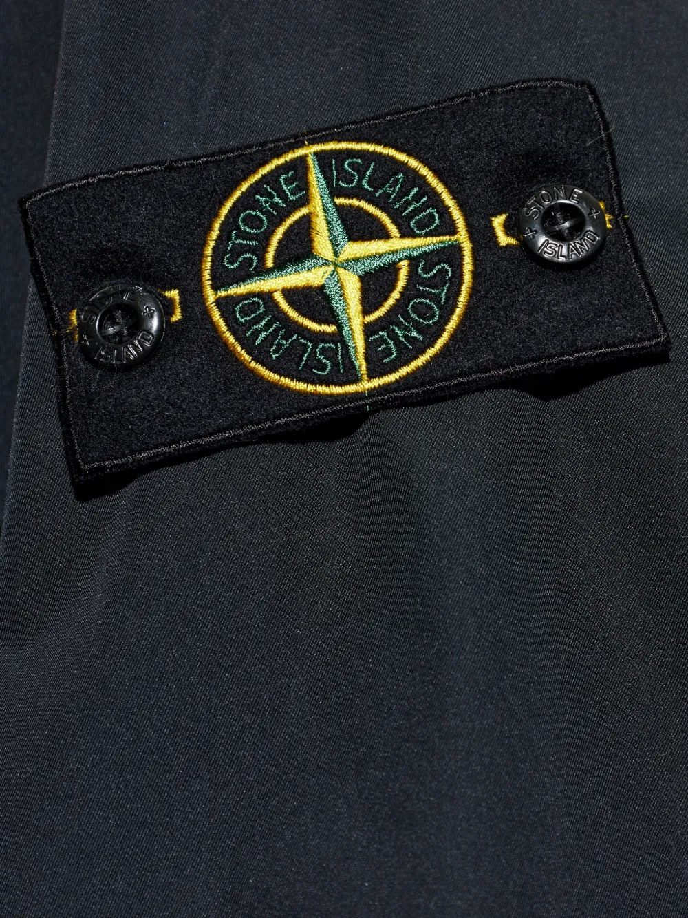 Stone Island Shirtjack met logo-patch en zak Zwart