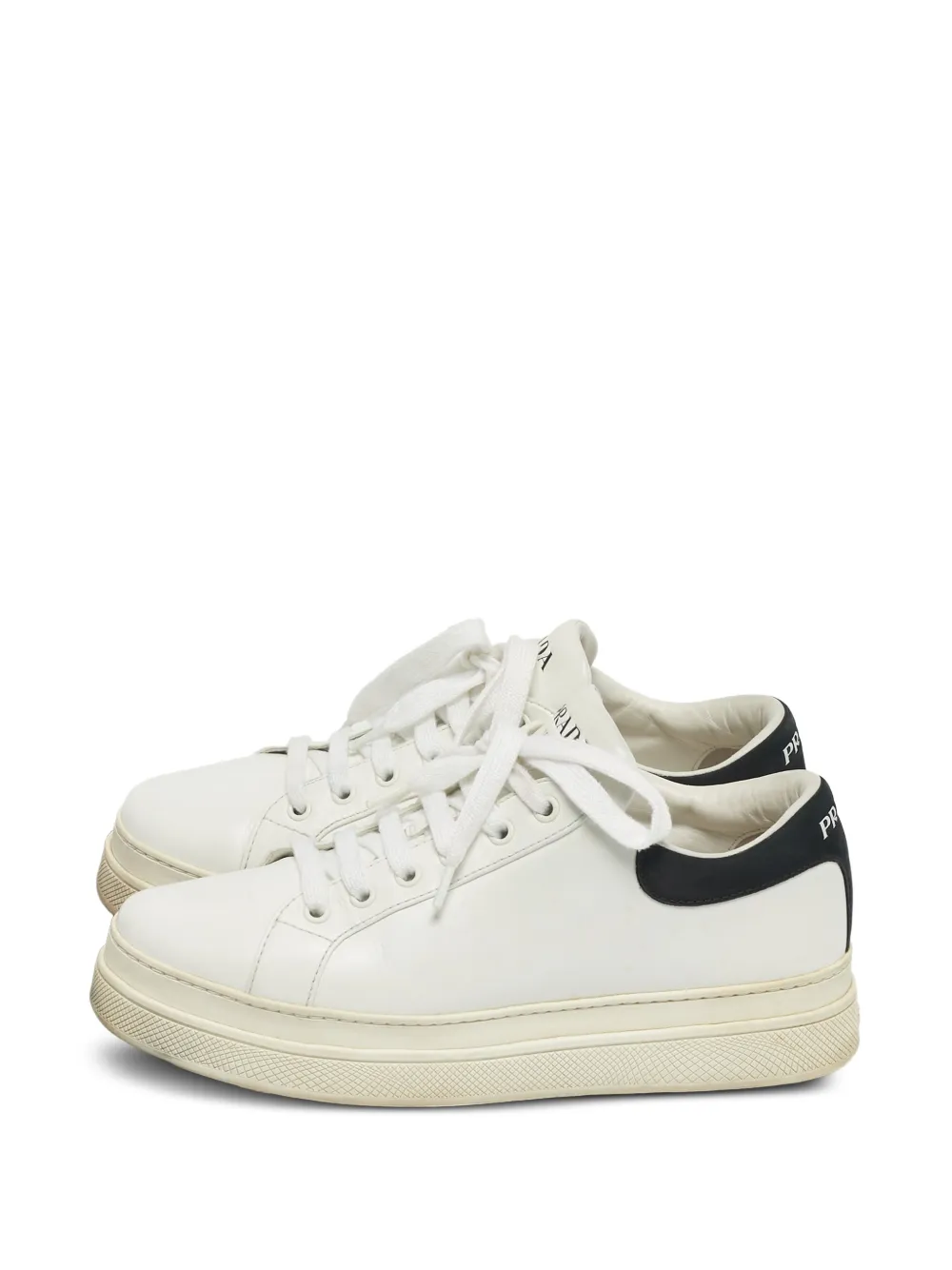 Prada Pre-Owned leather lace-up sneakers - Bianco