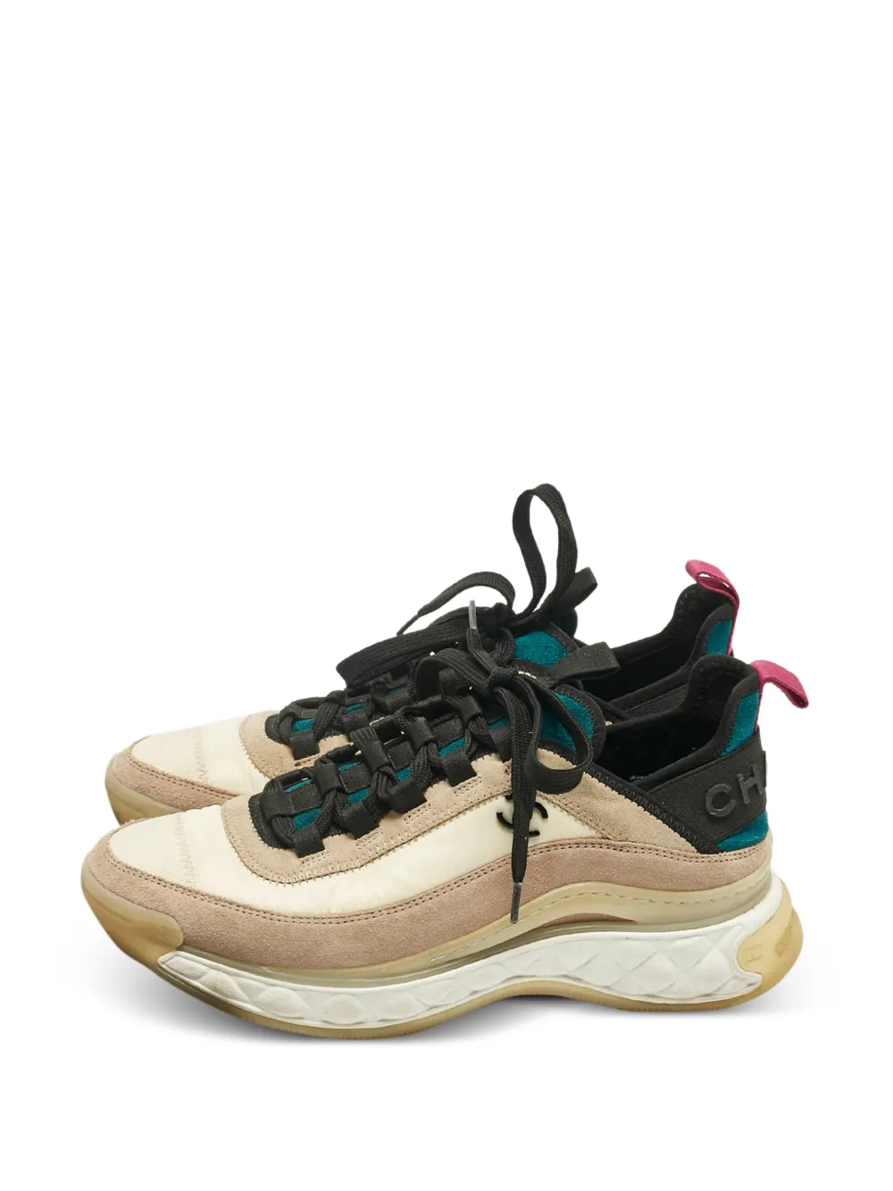 CHANEL Pre-Owned 1242040 suede sneakers - Nude