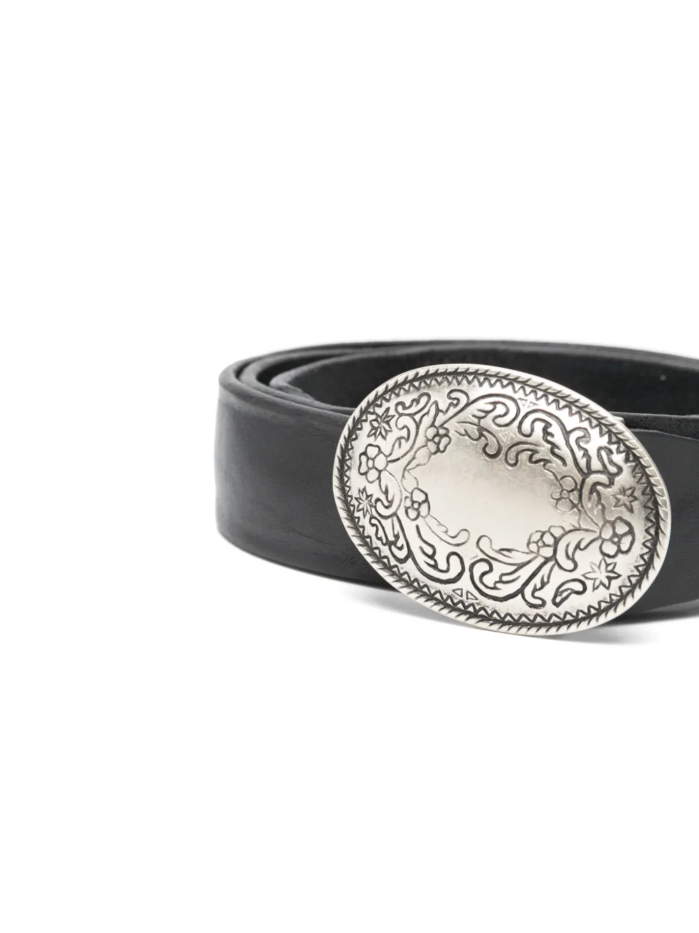 Oval-Buckle Belt