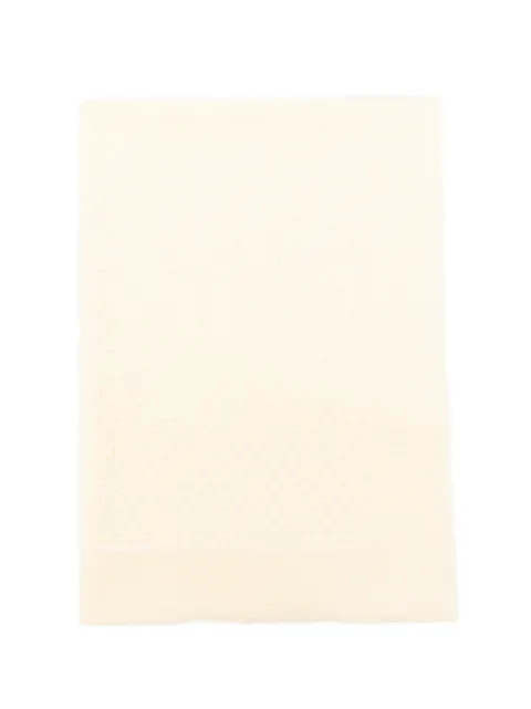 Paz Rodriguez frazada con lunares