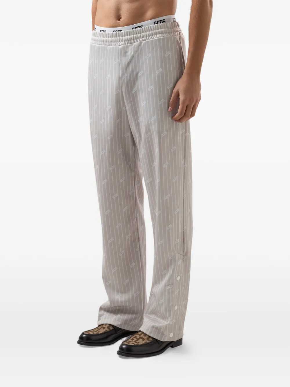 GCDS Trainingsbroek met logopatroon en krijtstreep Beige