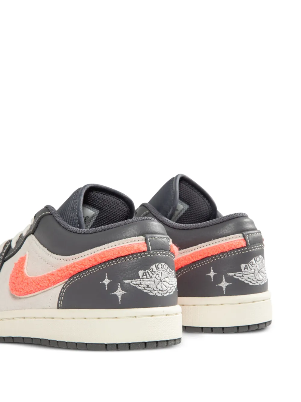 Jordan Air 1 Low sneakers met sterpatroon Grijs