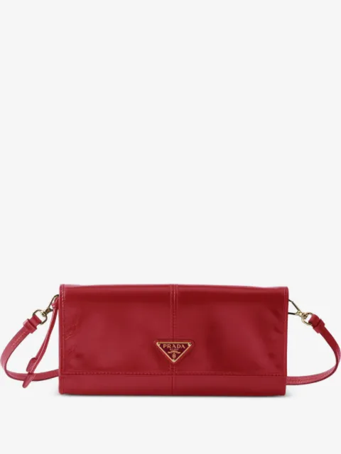 Prada bolsa con placa del logo