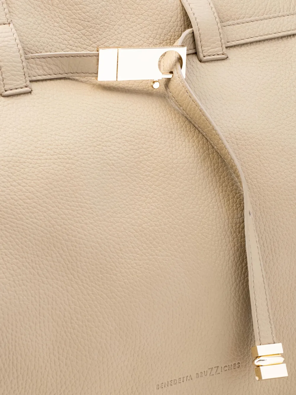 Benedetta Bruzziches Mame Weekend shopper met metalen detail Beige