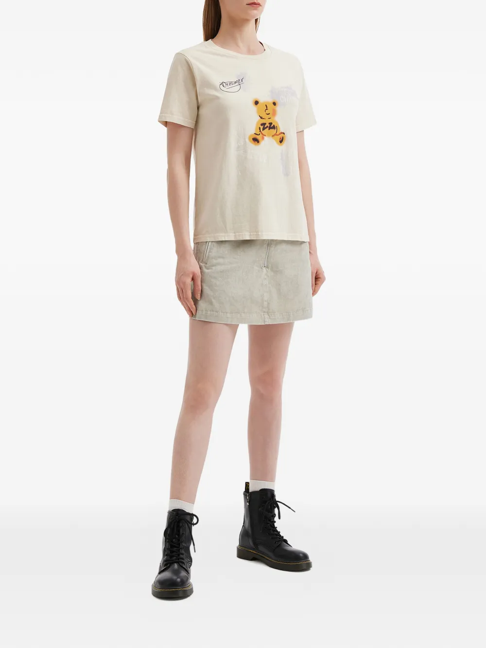  Izzue Logo-patch Shorts - Neutrals 