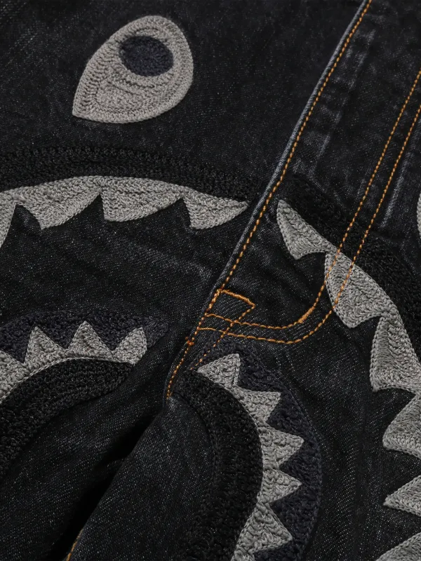 A BATHING APE® シャーク アップリケ ジーンズ | ブラック | FARFETCH JP