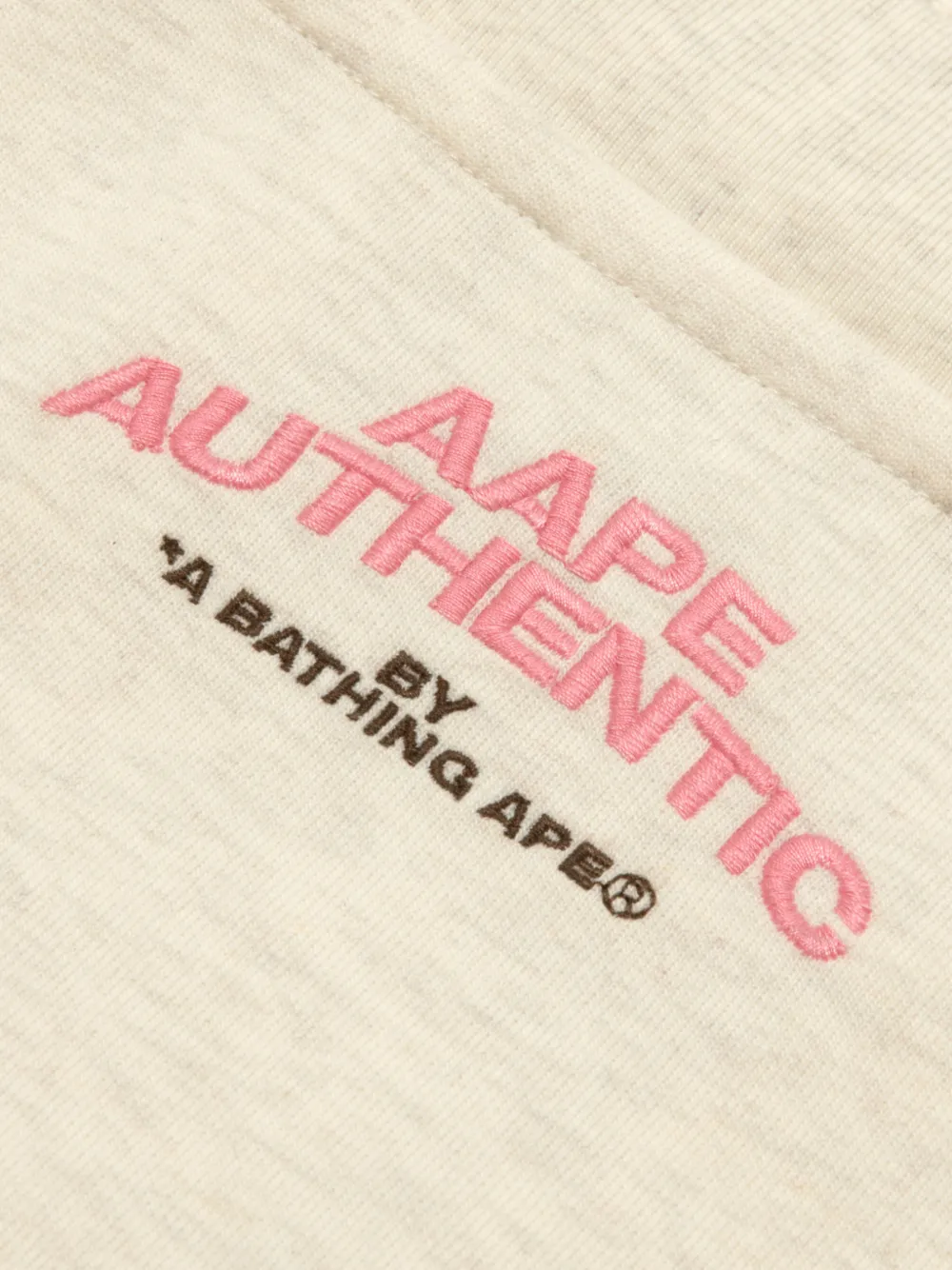 AAPE BY *A BATHING APE Vest met V-hals en applicatie Beige