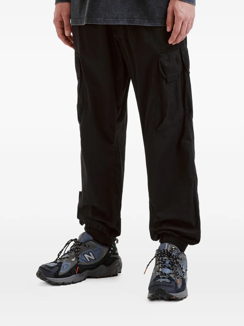 izzue Broek met cargo zak Zwart