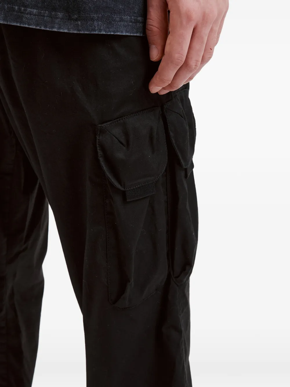 izzue Broek met cargo zak Zwart