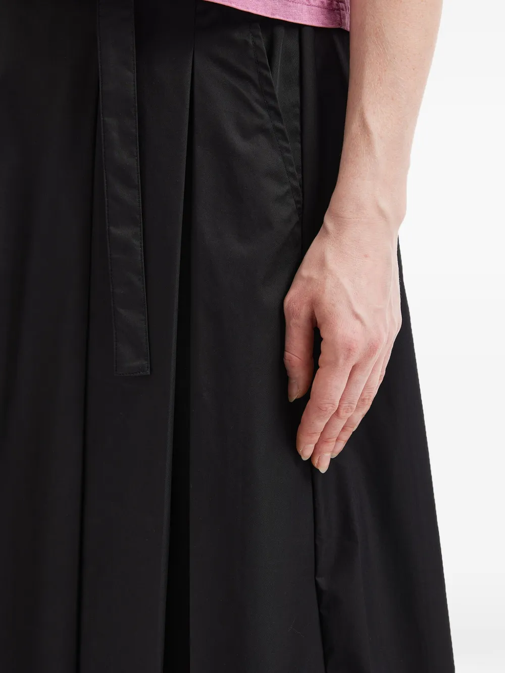 izzue Rok met geplooid bandje Zwart