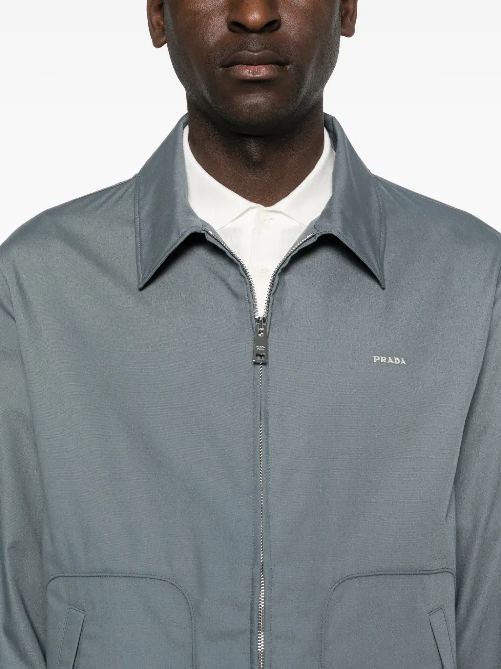 Prada Jack met rits en driehoekig logo Grijs