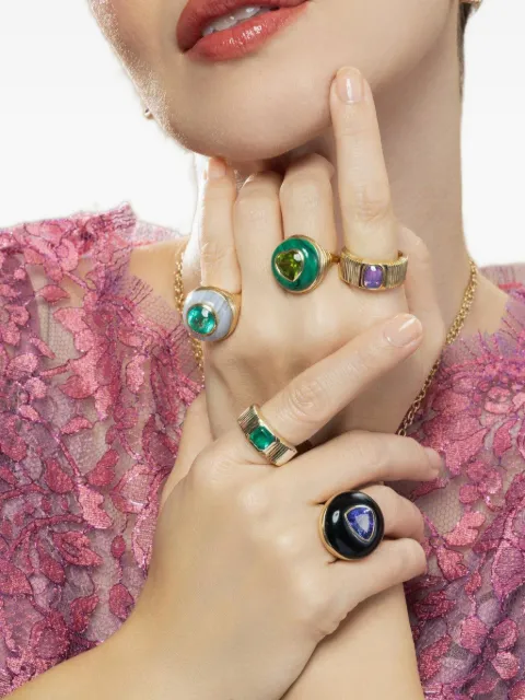 Retrouvaí emerald pleated ring