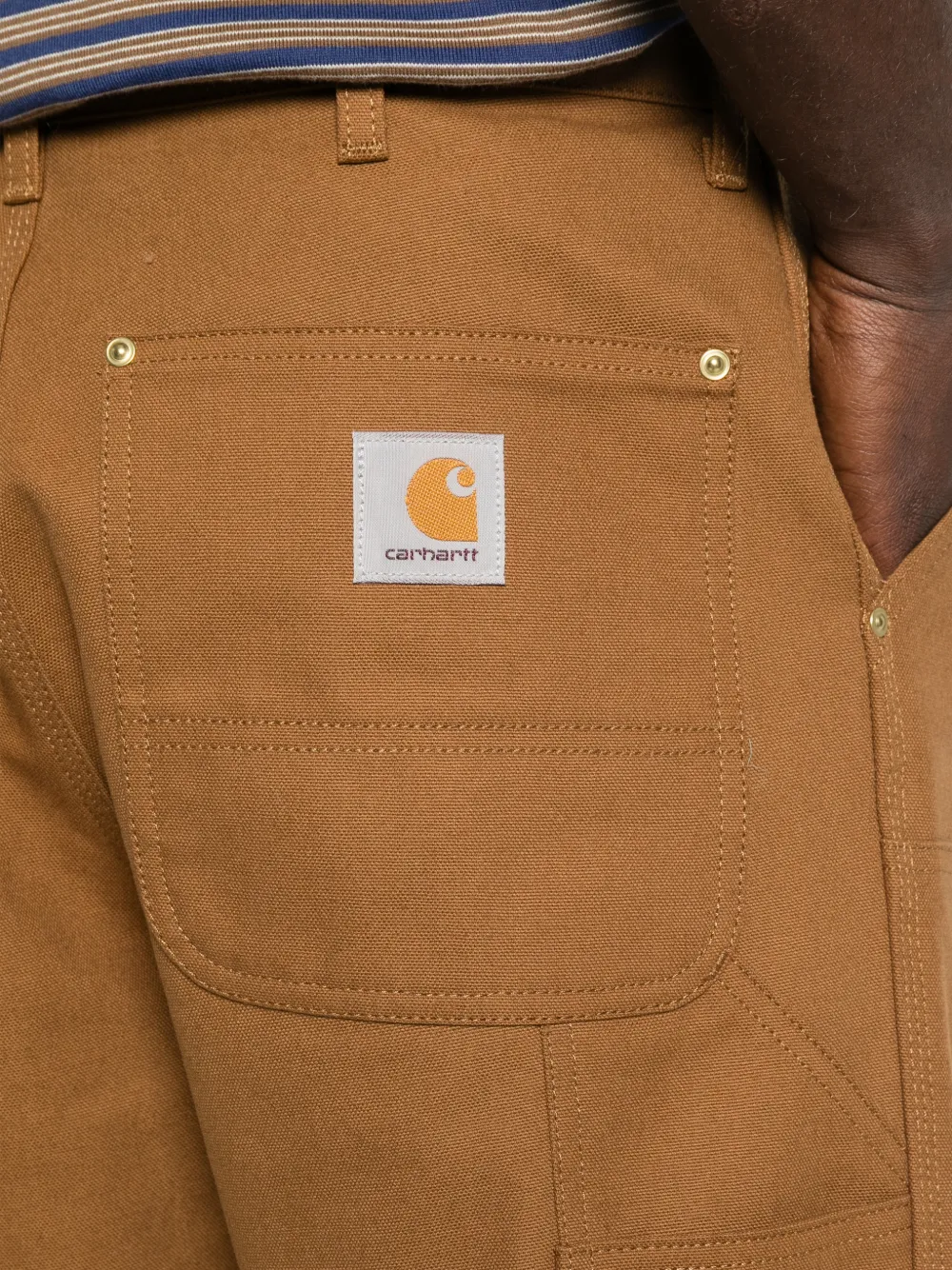 Carhartt WIP Broek met logopatch Bruin