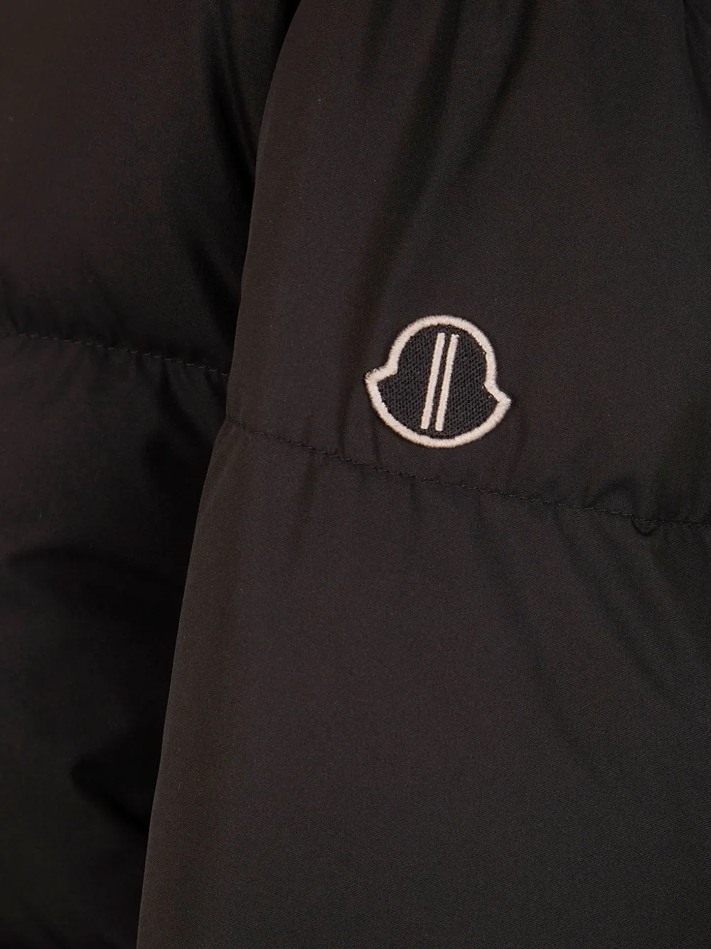 Moncler Donsjack met ritsdetail Zwart